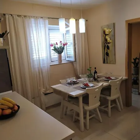 アパート Zeljka Lovreta マカルスカ